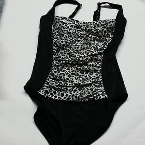 Jaclyn Smith Size 6 One Piece Swimsuit